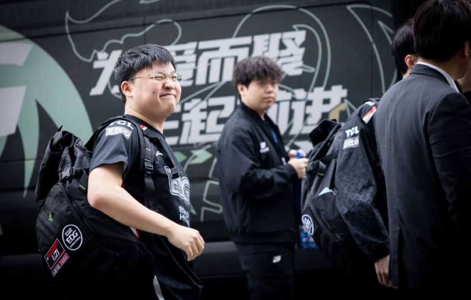 Rookie连续十二场比赛得分超过出色防守，TES挑战极限！的简单介绍