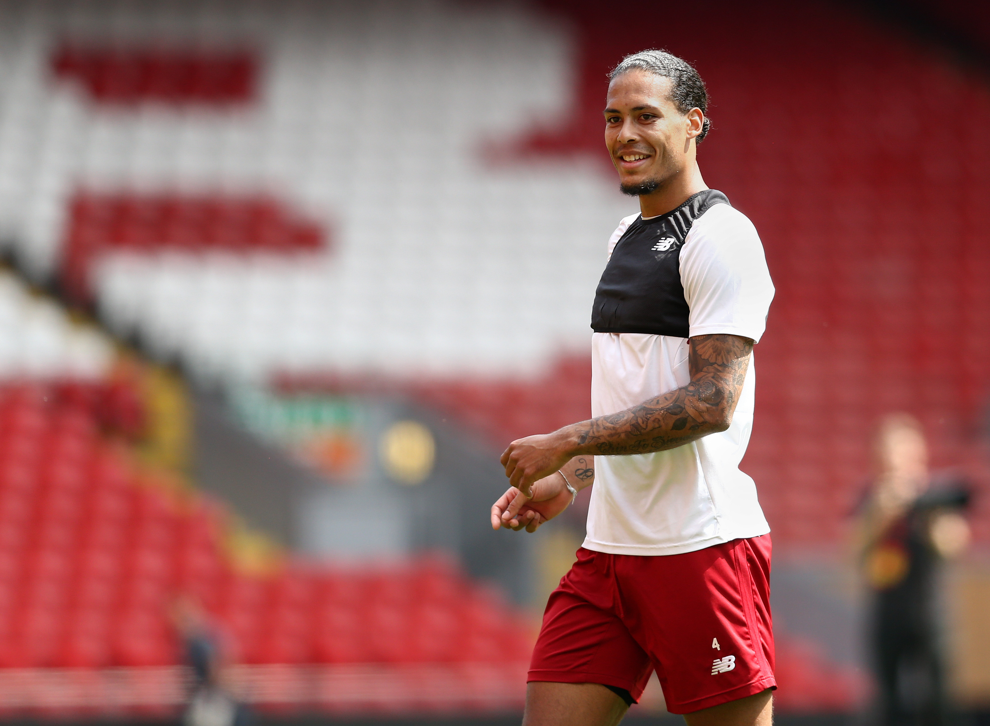 关于萨拉赫迎来五赛季高光表现，曼联球迷沸腾！的信息